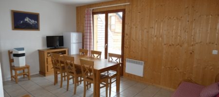 Demi-chalet en cœur de station – LA JOUE DU LOUP – M1388 Demi-chalet en cœur de station – LA JOUE DU LOUP – M1388