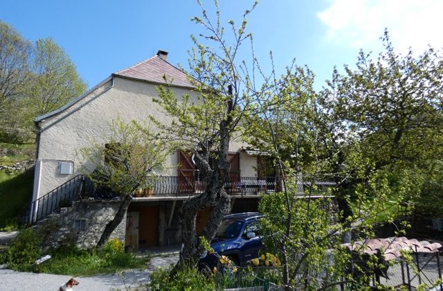 Maison – m1402 Maison – m1402