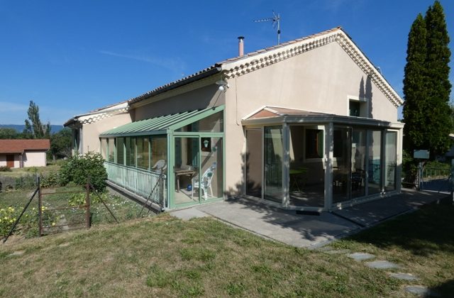 Maison T5 120 m² meublée – OZE – LOC300 Maison T5 120 m² meublée – OZE – LOC300