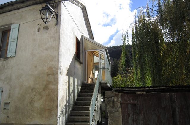 Maison de village sur terrain avec garage – m1542 Maison de village sur terrain avec garage – m1542