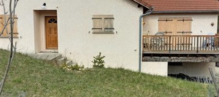 Grande villa avec 2 garages sur 5000m² de terrain – m1606 Grande villa avec 2 garages sur 5000m² de terrain – m1606