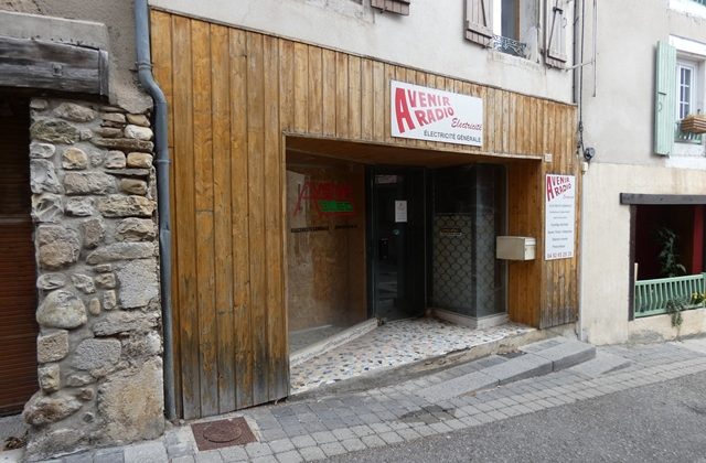 Local commercial – A1614 – ASPRES/BUECH 05140 Local commercial – A1614 – ASPRES/BUECH 05140
