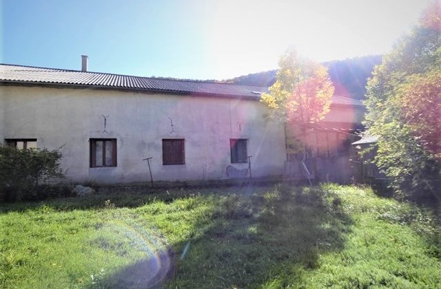 Maison de plain-pied avec terrain et dépendance – m1502 – ST JULIEN EN BEAUCHENE Maison de plain-pied avec terrain et dépendance – m1502 – ST JULIEN EN BEAUCHENE