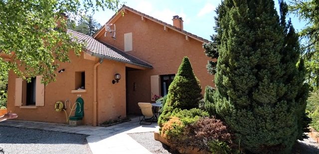 Propriété – m1704 – CHABESTAN 05400