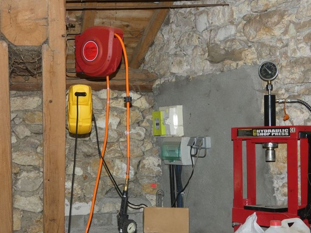 Garage LUS LA CROIX HAUTE (26620) BUECH DEVOLUY IMMO