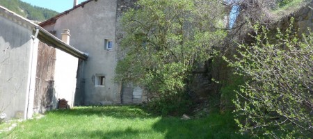Maison de ville – Dépendances – Terrain – m1568 Maison de ville – Dépendances – Terrain – m1568