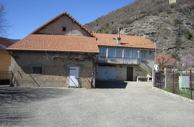 Ancienne ferme avec garage et dépendances – m1683 Ancienne ferme avec garage et dépendances – m1683