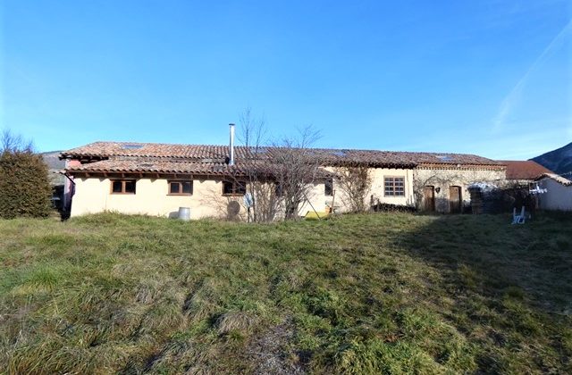 Maison de plain-pied + dépendances sur 8149m² de terrain – m1682 Maison de plain-pied + dépendances sur 8149m² de terrain – m1682