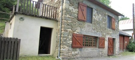 Maison indépendante en pierre avec garage et terrain – m1717 – LE DÉVOLUY Maison indépendante en pierre avec garage et terrain – m1717 – LE DÉVOLUY