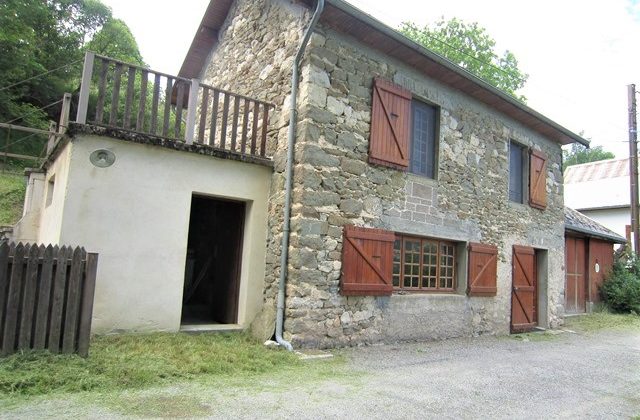 Maison indépendante en pierre avec garage et terrain – m1717 – LE DÉVOLUY Maison indépendante en pierre avec garage et terrain – m1717 – LE DÉVOLUY