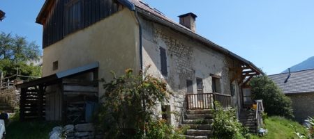 Maison de village en pierre avec jardin clos – m1713 – ST JULIEN EN BEAUCHENE