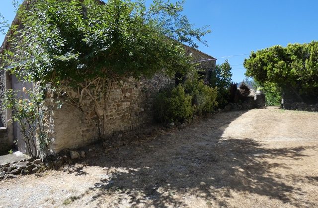 Remise avec cave, dépendances et jardin – m1734 – ROSANS 05150 Remise avec cave, dépendances et jardin – m1734 – ROSANS 05150