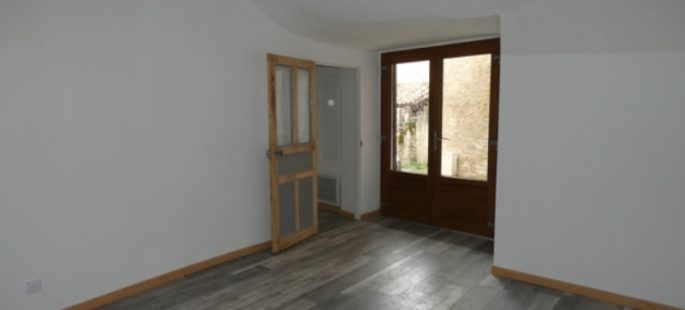 Maison de village T5 rénovée – LOC 355 – LA FAURIE 05140