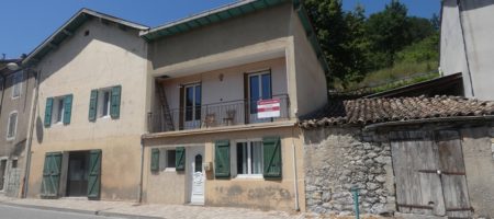 Grande maison de village – Spécial investisseur – m1661 – 05140 LA FAURIE Grande maison de village – Spécial investisseur – m1661 – 05140 LA FAURIE