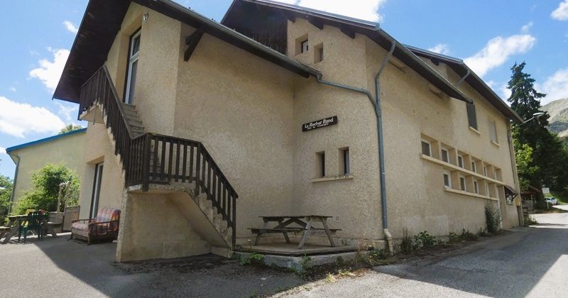 Murs et Fonds de commerce d’un gîte d’étape et de séjour – m1822 – LE DÉVOLUY Murs et Fonds de commerce d’un gîte d’étape et de séjour – m1822 – LE DÉVOLUY