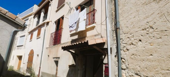 Appartement T2/3 à rénover + cave – A1821 – ASPRES/BUËCH