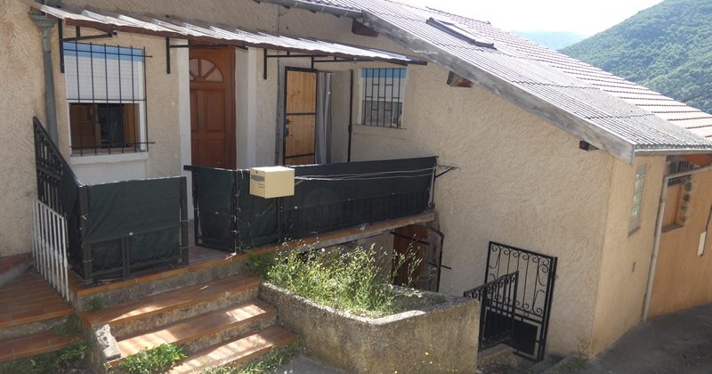 Maison de village avec balcon/terrasse et cave – LOC361 – VEYNES 05400