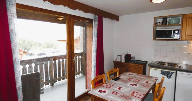 Appartement T2 avec balcon et 2 places parking – A1827 – LA JOUE DU LOUP 05250